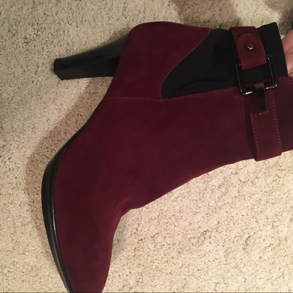 Aquatalia heeled booties size 10 - Picture 2 of 6